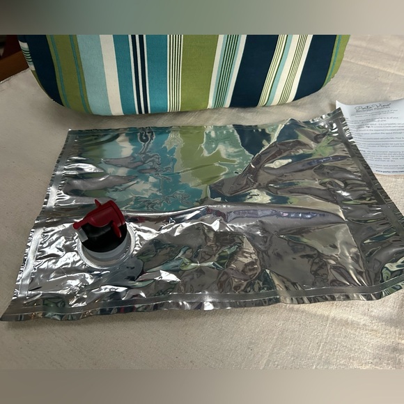 Portovino Beverage Pouch Purse. Incl 3L refillable bag w/spout, peeks out window - Picture 8 of 16